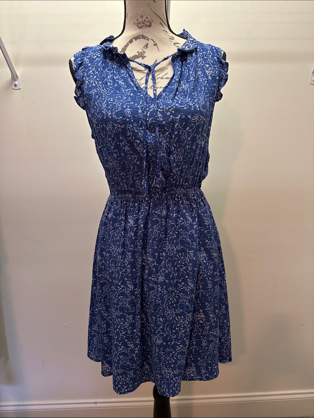 Blue Floral Tie-Neck Sleeveless Dress